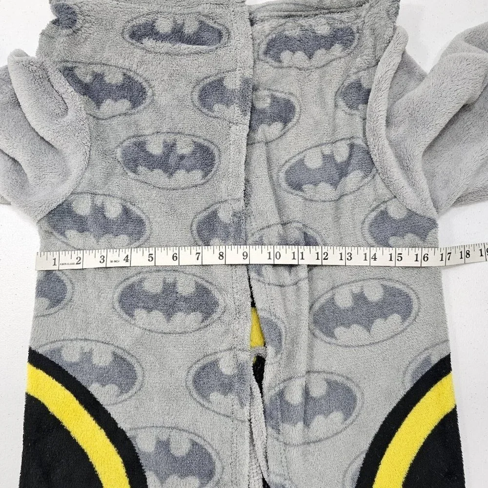 Batman Youth Boys Bath Robe One Size Kids Sizes 4-10 Gray Fleece Bat Back Logo